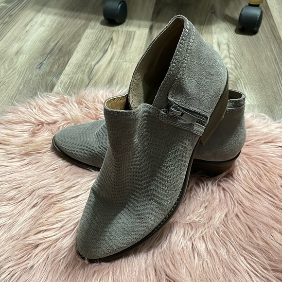 Lucky Brand Gray Suede Ankle Boots Size 7.5 - Picture 2 of 12